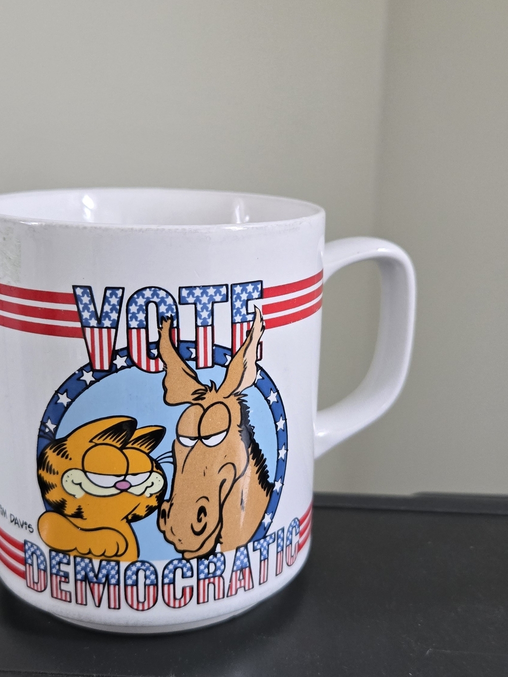 VINTAGE 1970S  Garfield and Donkey 'Vote Democratic' MUG